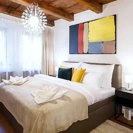 Mala Strana Little Palace Apartment